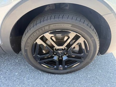 Used 2025 Kia Telluride EX X-Line AWD/4WD image 9