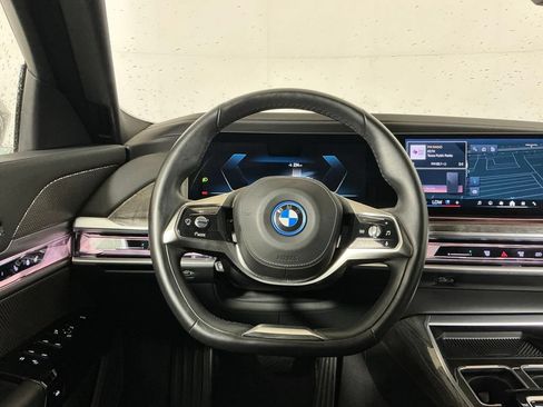 Used 2024 BMW i7 xDrive60 AWD/4WD image 16