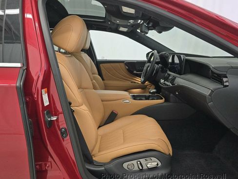 Used 2024 Lexus LS 500h AWD w/ Luxury Package image 2