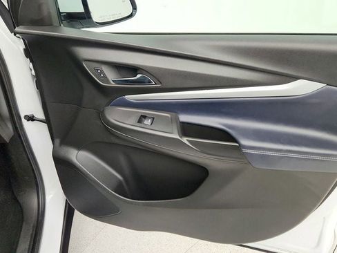 Used 2022 Chevrolet Bolt EUV LT w/ Convenience Package image 26