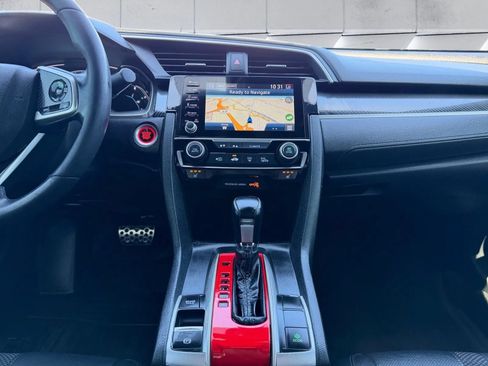 Used 2019 Honda Civic Touring image 10