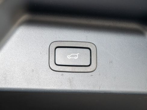 Used 2022 Land Rover Range Rover Westminster Edition image 17