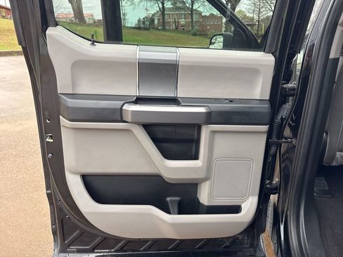 Used 2018 Ford F150 XLT w/ Equipment Group 302A Luxury image 19