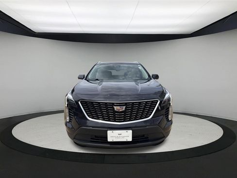 Used 2022 Cadillac XT4 Luxury w/ Cold Weather Package AWD/4WD image 2