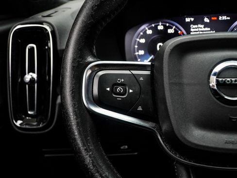 Used 2021 Volvo XC40 T5 Inscription w/ Climate Package image 27