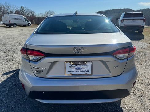 Used 2021 Toyota Corolla LE image 6