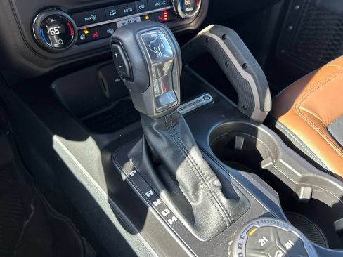 Used 2024 Ford Bronco Outer Banks AWD/4WD image 35