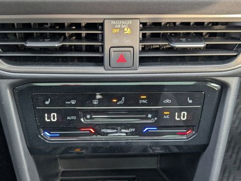 New 2026 Volkswagen Taos SE image 20