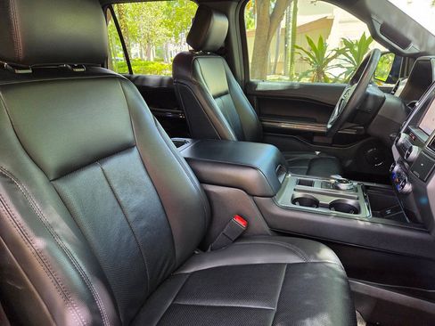 Used 2020 Ford Expedition XLT w/ Equipment Group 202A RWD image 10