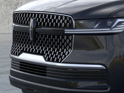 New 2026 Lincoln Navigator Reserve AWD/4WD image 17
