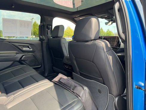 Used 2025 Chevrolet Silverado EV LT w/ LT Premium Package AWD/4WD image 32
