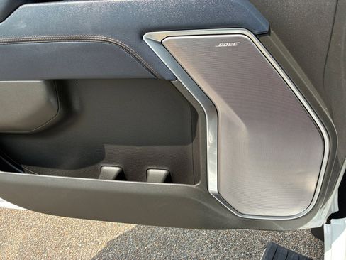 Used 2022 Chevrolet Silverado 1500 High Country w/ High Country Premium Package AWD/4WD image 28