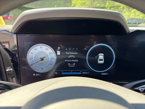 Certified 2024 Hyundai Elantra SEL FWD image 25