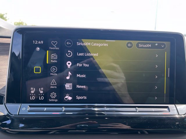 Used 2024 Volkswagen Atlas SEL AWD/4WD image 17