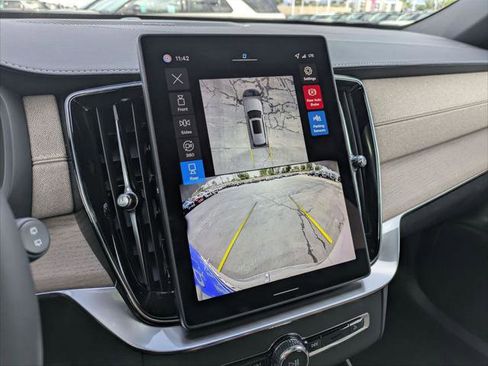 New 2026 Volvo XC90 B6 Plus w/ Protection Package Premier image 10