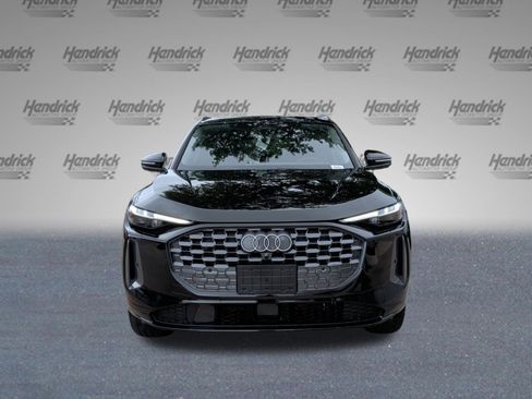 Used 2025 Audi Q5 Premium AWD/4WD image 3