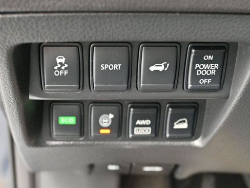 Used 2016 Nissan Rogue SV w/ SV Premium Package image 22