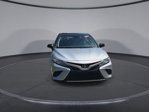 Used 2019 Toyota Camry XSE w/ Navigation Package FWD image 3