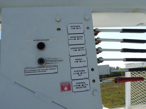 Used 2007 Ford F550 2WD Regular Cab Super Duty image 25
