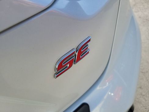 Used 2020 Toyota Corolla SE w/ Carpet Mat Package (TMS) image 8