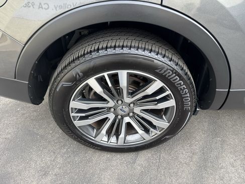Used 2016 Ford Explorer Platinum AWD/4WD image 5