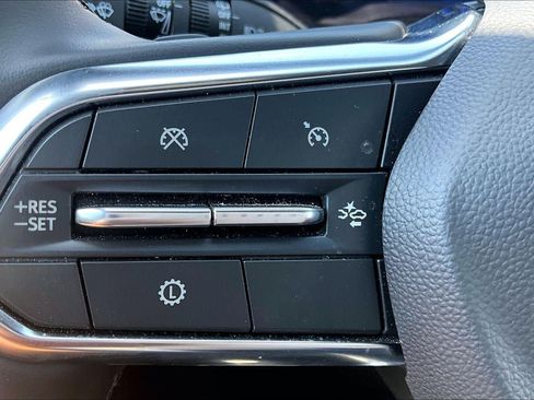Used 2026 Chevrolet Equinox LT FWD image 19
