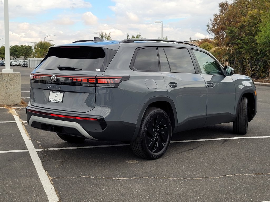 New 2027 Volkswagen Atlas SE FWD image 5