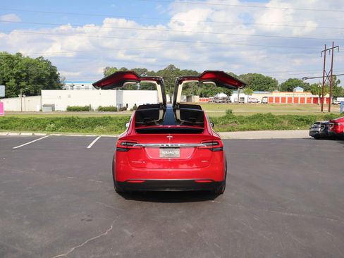 Used 2018 Tesla Model X 100D AWD/4WD image 9