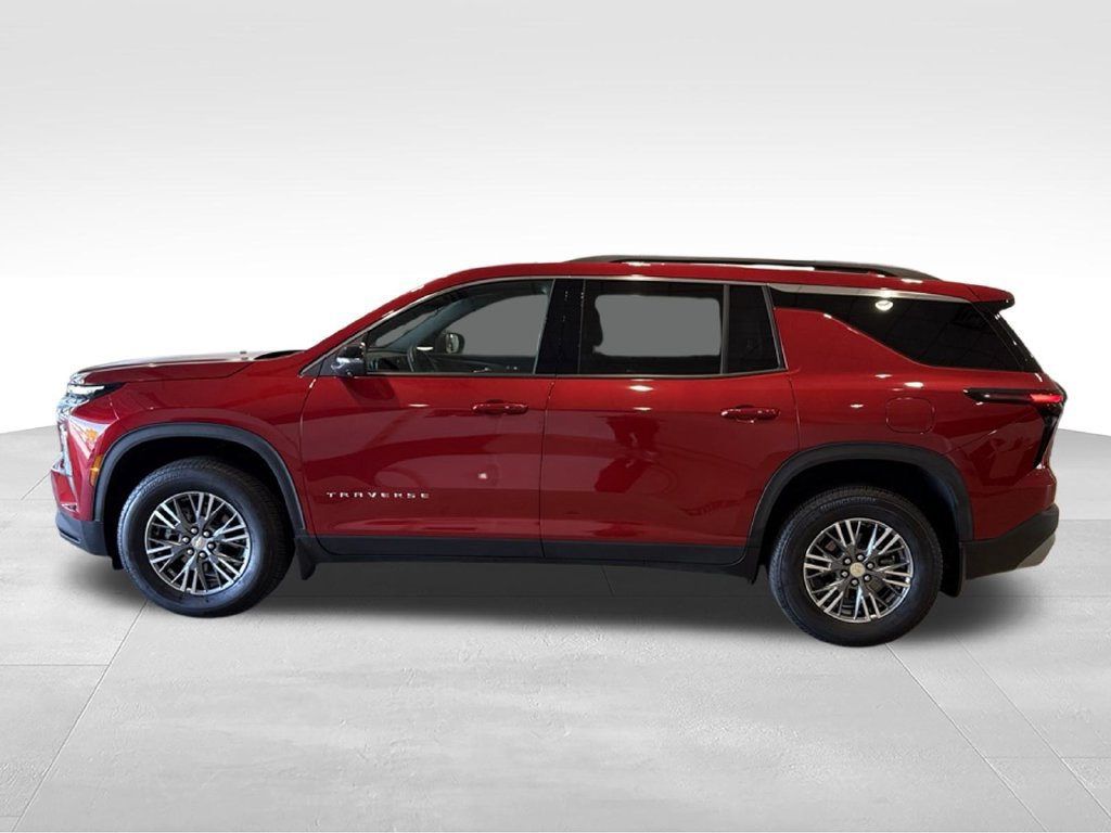Used 2025 Chevrolet Traverse LT w/ Driver Confidence Package AWD/4WD image 4
