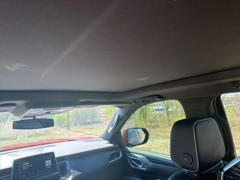 Used 2023 GMC Yukon SLT w/ SLT Premium Package image 14