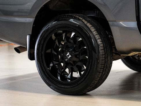 Used 2021 Nissan Titan SV w/ SV Convenience Package AWD/4WD image 50