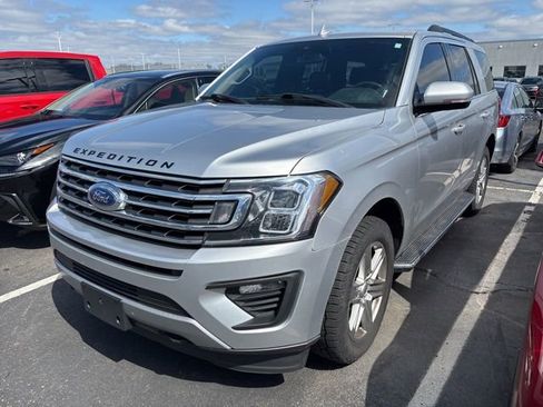 Used 2019 Ford Expedition XLT w/ Equipment Group 202A image 3