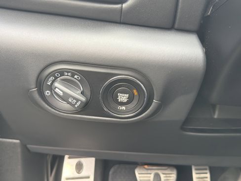 Used 2017 Maserati Levante S AWD/4WD image 19