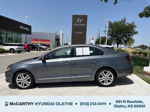 Used 2017 Volkswagen Jetta SEL Premium FWD image 14