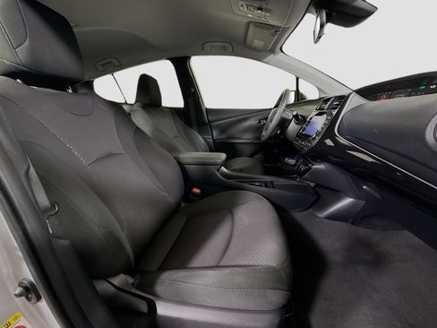 Used 2021 Toyota Prius LE FWD image 29
