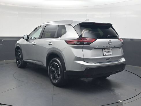 Used 2025 Nissan Rogue SV w/ SV Premium Package FWD image 7