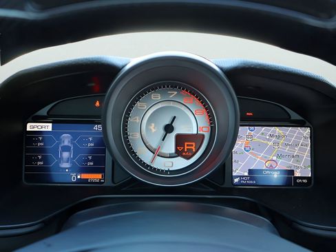 Used 2020 Ferrari Portofino RWD image 34