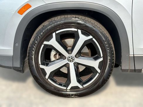 Used 2026 Volkswagen Tiguan SE FWD image 13