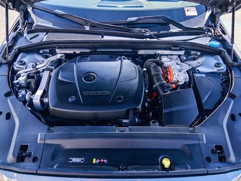 Used 2020 Volvo S90 T8 Inscription image 31