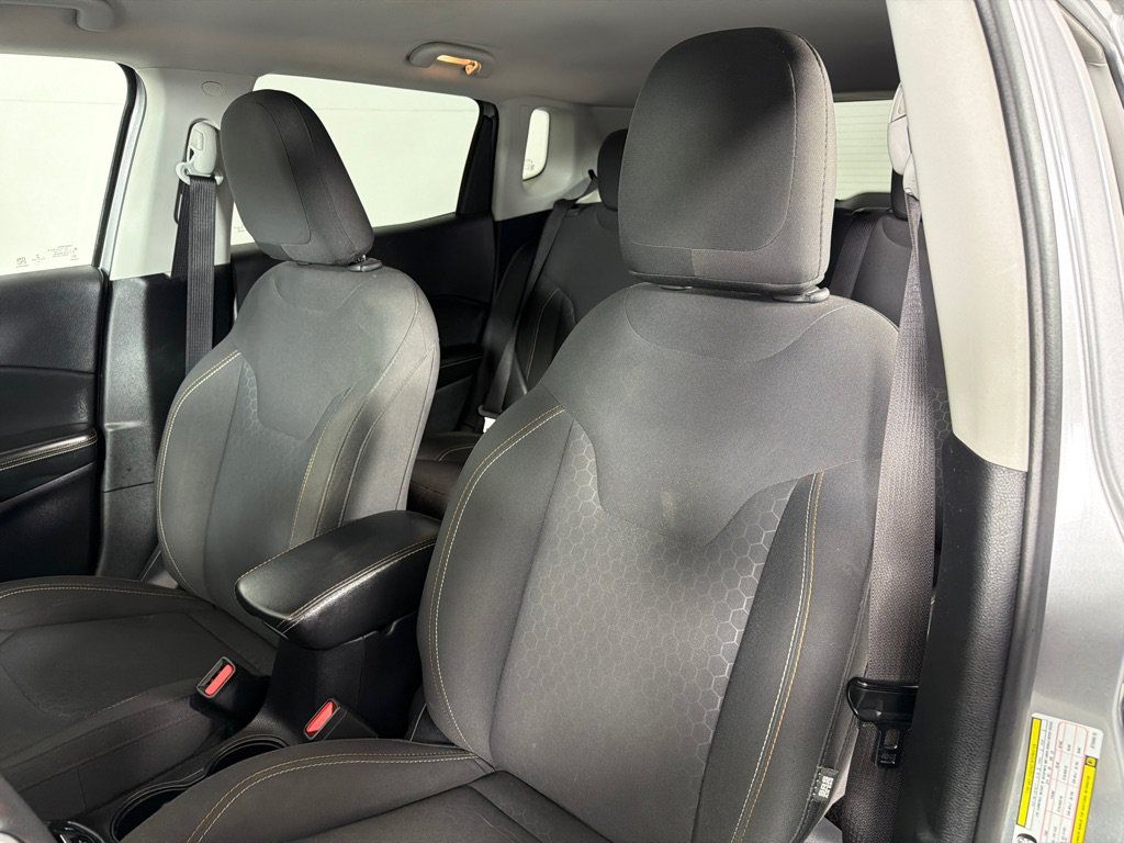 Used 2019 Jeep Compass Sport FWD image 10