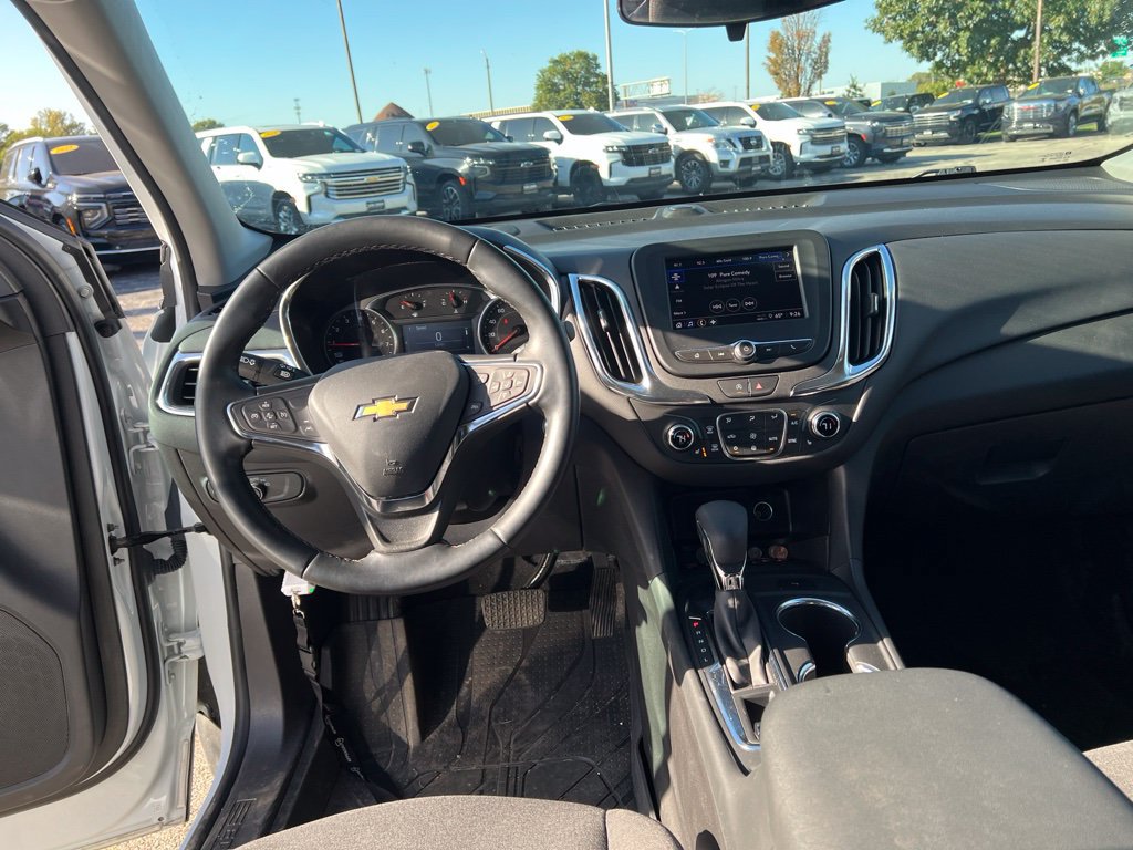 Used 2024 Chevrolet Equinox LT w/ LPO, Floor Liner Package FWD image 9