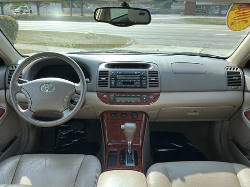 Used 2005 Toyota Camry LE image 13