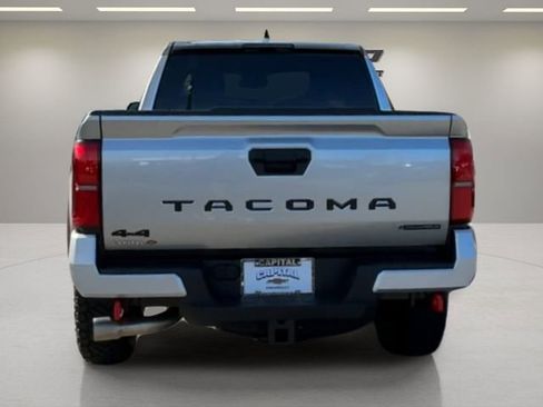 Used 2025 Toyota Tacoma TRD Off-Road AWD/4WD image 4
