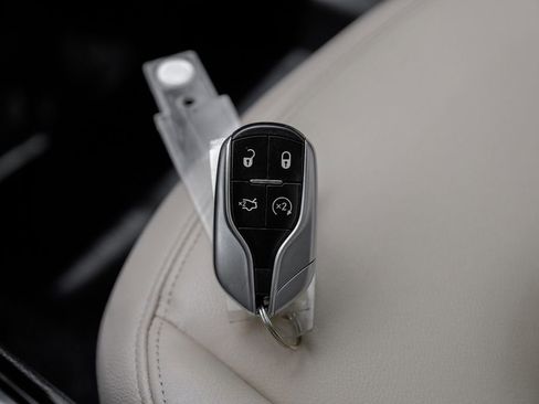 Used 2019 Maserati Levante image 66