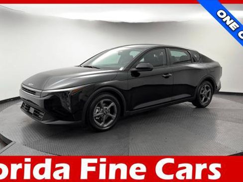 Used 2025 Kia K4 FWD image 1