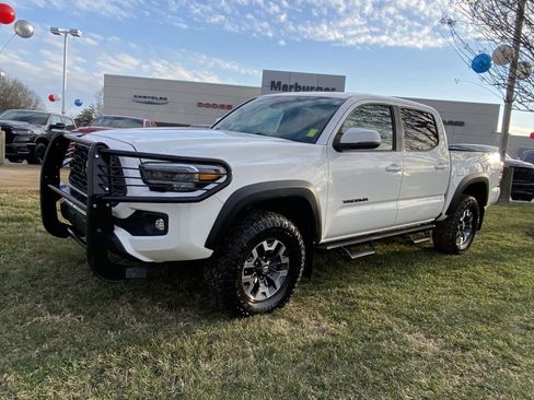 Used 2021 Toyota Tacoma TRD Off-Road w/ TRD Premium Off Road Package image 3