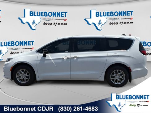 New 2026 Chrysler Pacifica Select FWD image 8