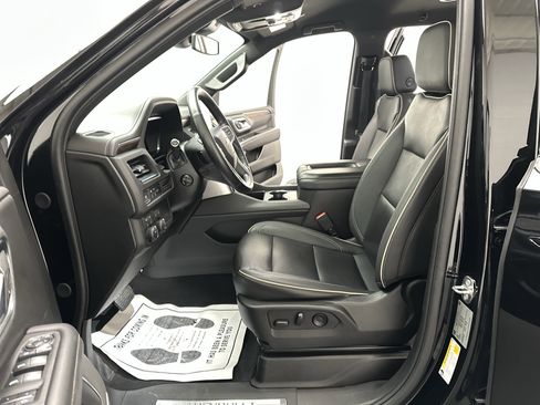 Used 2024 Chevrolet Suburban Premier image 21