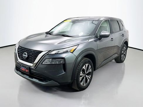Used 2023 Nissan Rogue SV image 4
