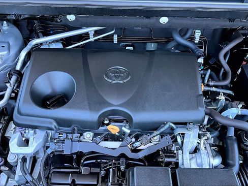 Certified 2020 Toyota RAV4 LE w/ Carpet Mat Package FWD image 32